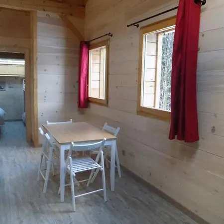 Des Charbonniers Avec Etang Chalet Saint-Maurice-sur-Moselle